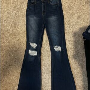 Navy blue ripped flare jeans
Brand: Wax Jean
Size:5
#flare #jeans